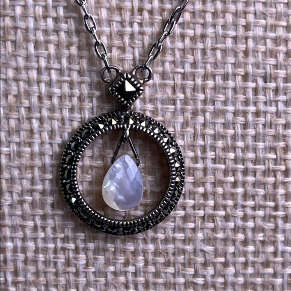 Elegant 925 Silver Marquisette Ivory Mother of Pearl tear Drop Pendant Necklace